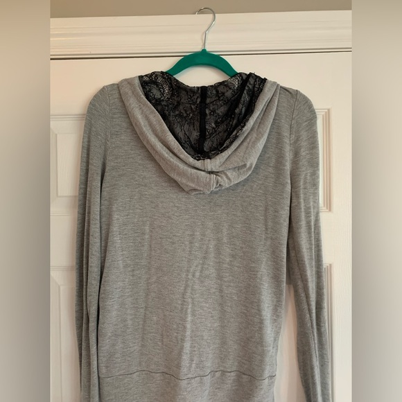 Evy’s Tree - lace hoodie - Picture 2 of 2